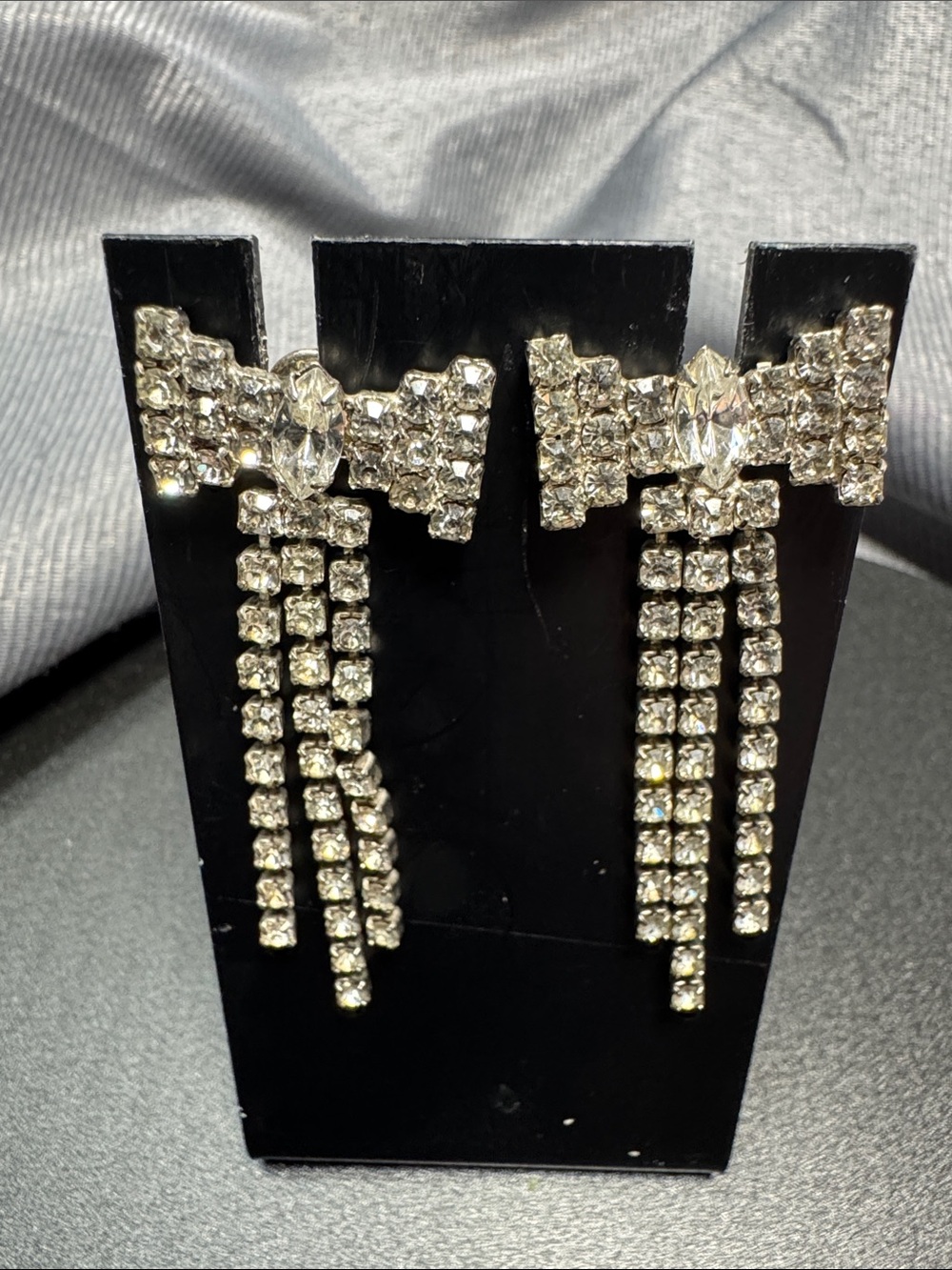 VTG Source Unknown Silver Crystal Bow Dangle Earrings